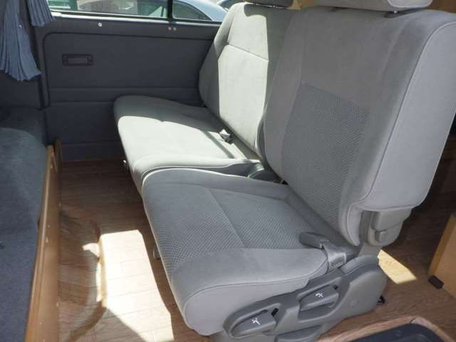 2002 Nissan CARAVAN — миниатюра 8