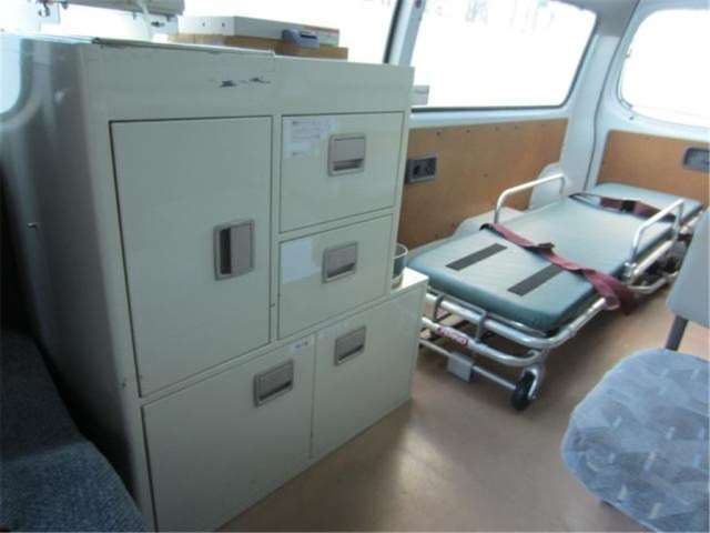 2003 Nissan CARAVAN — миниатюра 20