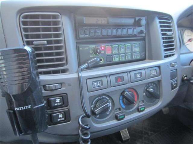 2003 Nissan CARAVAN — миниатюра 19