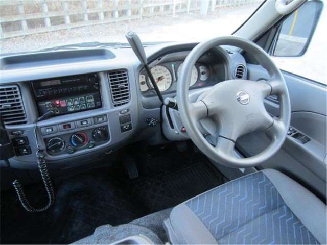 2003 Nissan CARAVAN — миниатюра 14