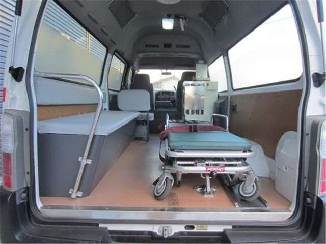 2003 Nissan CARAVAN — миниатюра 23