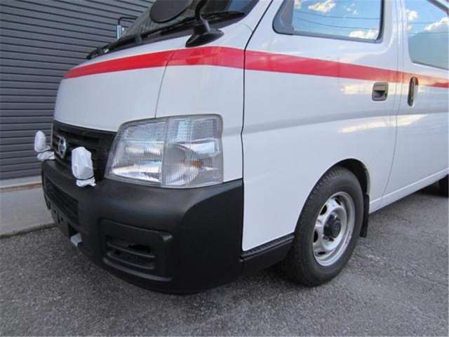 2003 Nissan CARAVAN — миниатюра 31