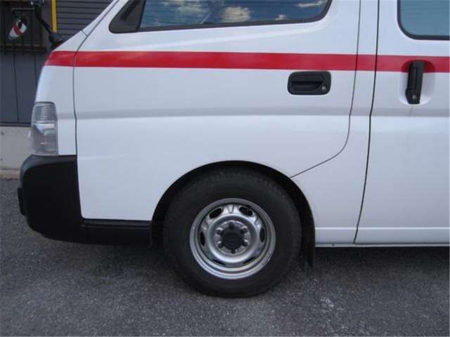 2003 Nissan CARAVAN — миниатюра 32