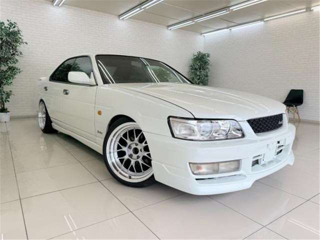 1999 Nissan LAUREL 照片 2