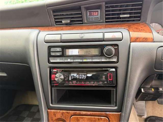1999 Nissan LAUREL 照片 9