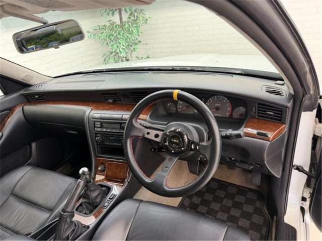 1999 Nissan LAUREL 照片 7