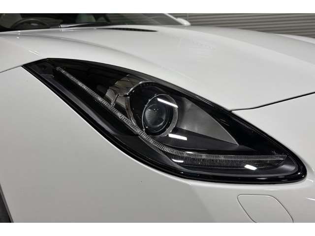 2015 Jaguar F-TYPE — миниатюра 11