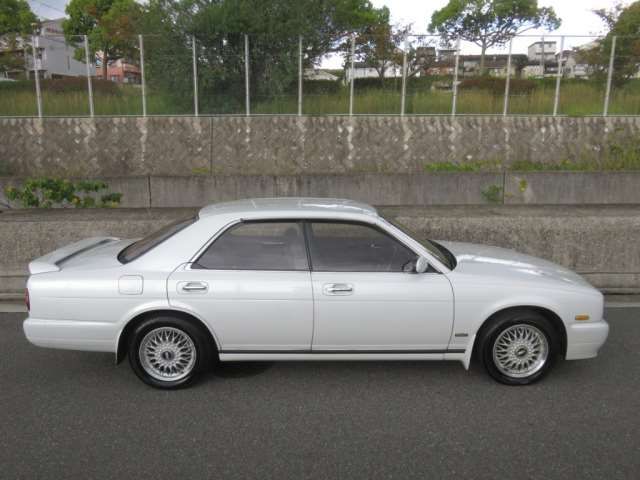 1994 Nissan GLORIA — миниатюра 19