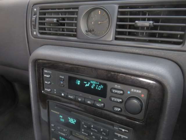 1994 Nissan GLORIA — миниатюра 31