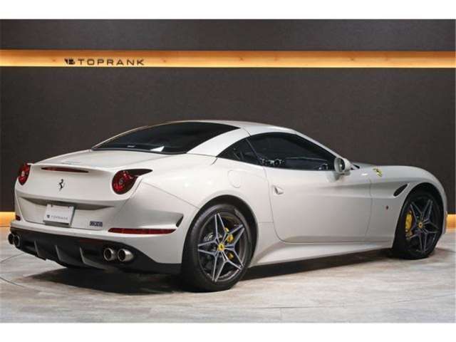 صورة مصغرة 2 لـ 2016 Ferrari CALIFORNIA T