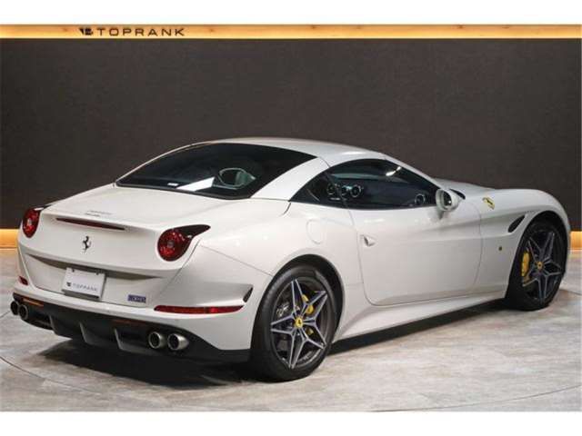 صورة مصغرة 34 لـ 2016 Ferrari CALIFORNIA T
