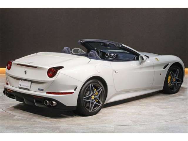 صورة مصغرة 36 لـ 2016 Ferrari CALIFORNIA T
