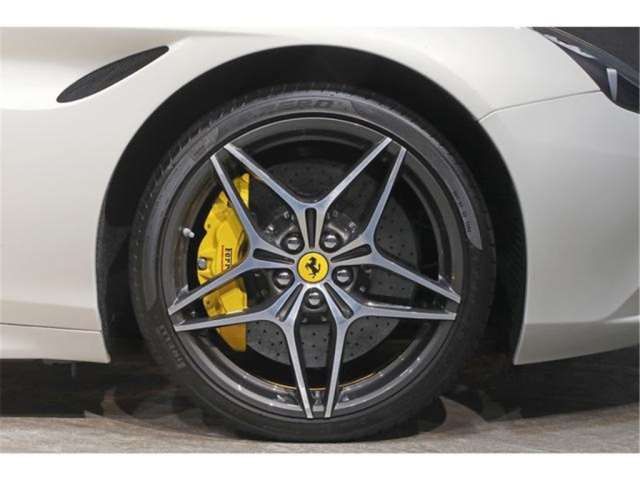 صورة مصغرة 44 لـ 2016 Ferrari CALIFORNIA T