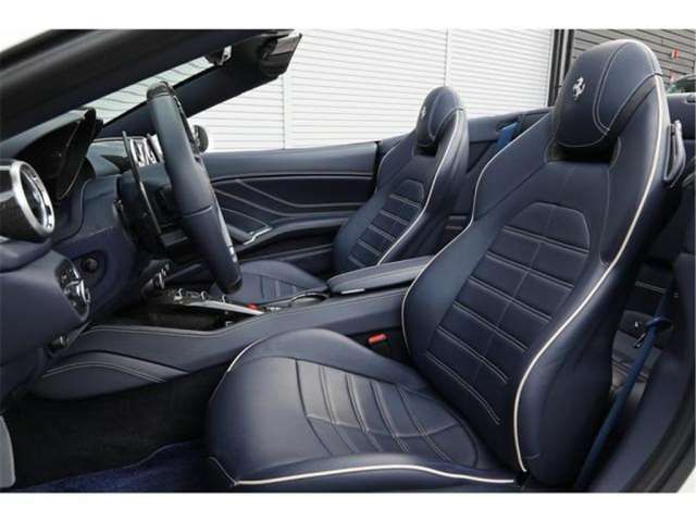 صورة مصغرة 8 لـ 2016 Ferrari CALIFORNIA T