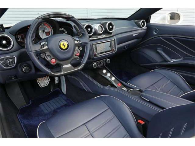 صورة مصغرة 7 لـ 2016 Ferrari CALIFORNIA T