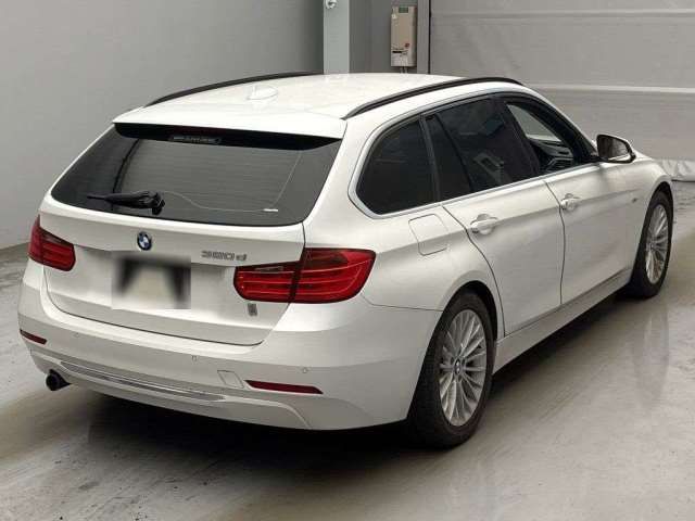 2015 BMW 3 SERIES photo 2