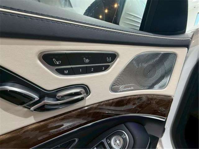 صورة 10 لـ 2014 Mercedes-BENZ S-CLASS AMG