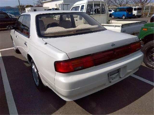 1995 Nissan LAUREL 照片 2
