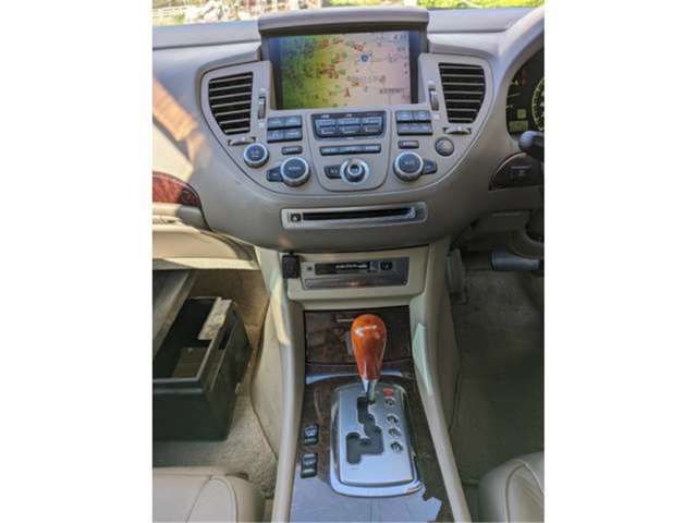 صورة 9 لـ 2005 Nissan PRESIDENT