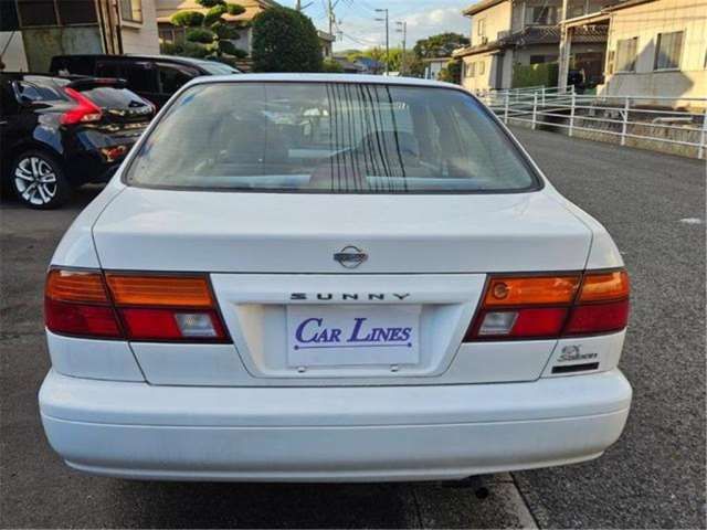 1996 Nissan SUNNY 照片 9