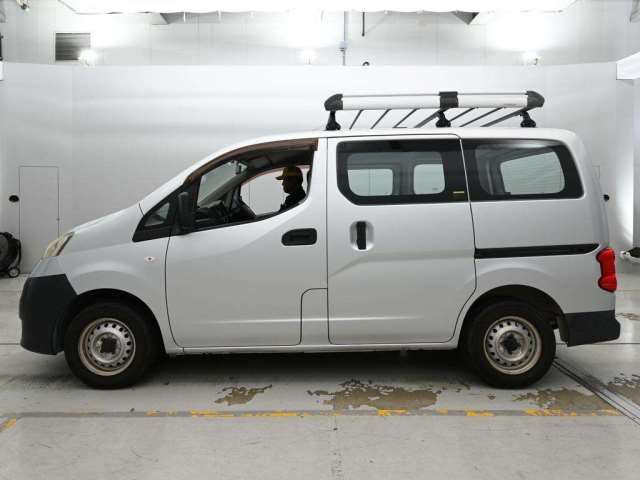 2009 Nissan NV200 VANETTE VAN photo 4