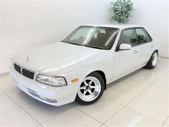 1997 Nissan LAUREL 照片 1