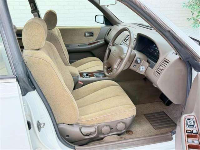 1997 Nissan LAUREL 照片 10