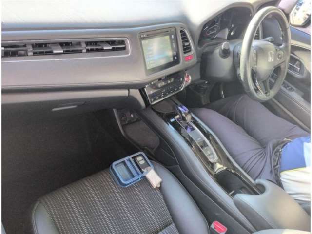 صورة 6 لـ 2013 Honda VEZEL