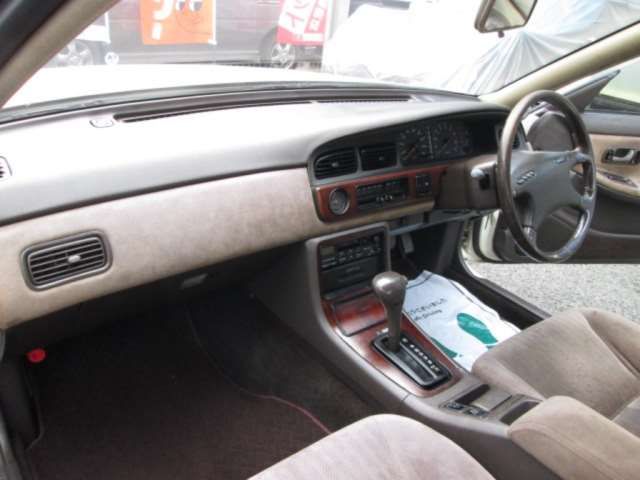 1991 Nissan LAUREL 照片 9