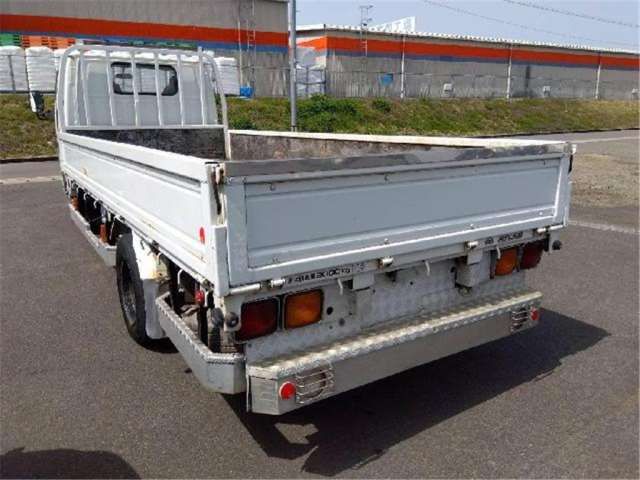1997 Nissan ATLAS 照片 2