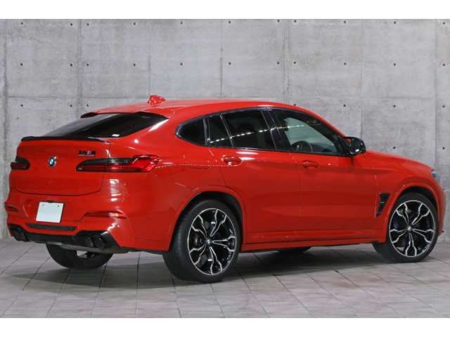 2021 BMW X4 M photo 2