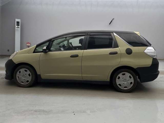 2011 Honda FIT SHUTTLE HYBRID — фото 5