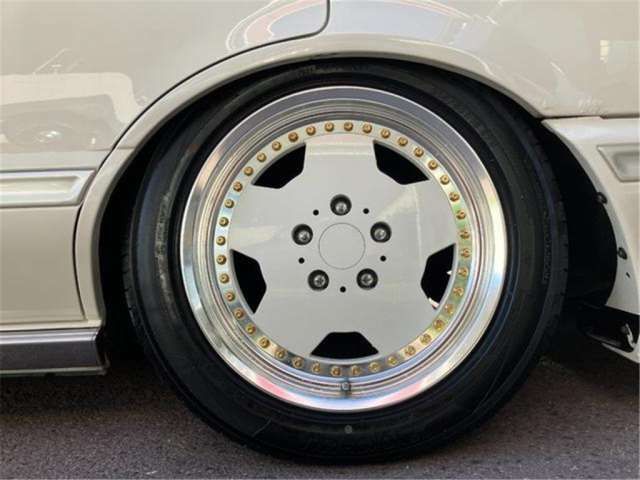 1991 Nissan GLORIA — миниатюра 18