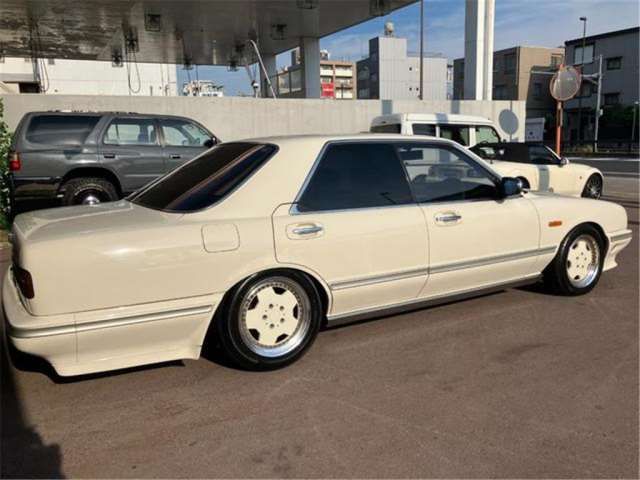 1991 Nissan GLORIA — миниатюра 12