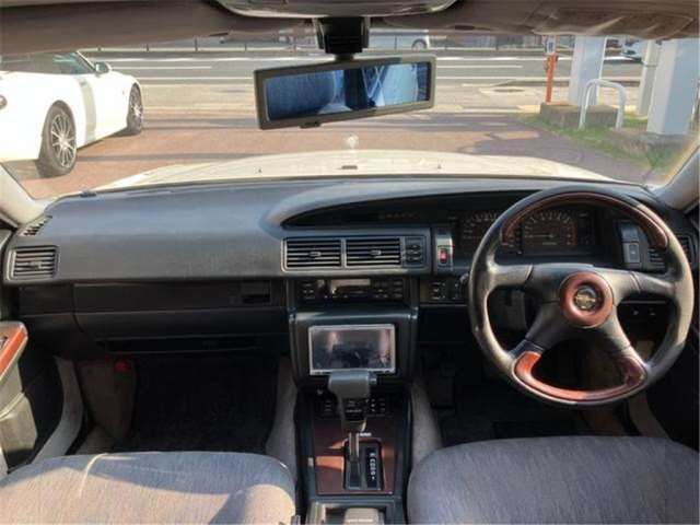 1991 Nissan GLORIA — миниатюра 26