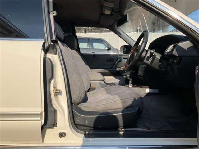 1991 Nissan GLORIA — миниатюра 37