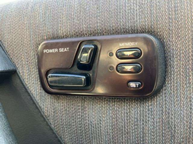1991 Nissan GLORIA — миниатюра 41