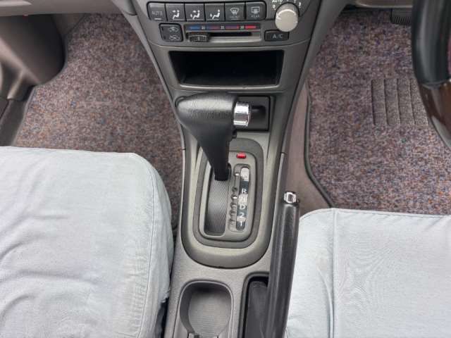 2000 Nissan SUNNY — миниатюра 16