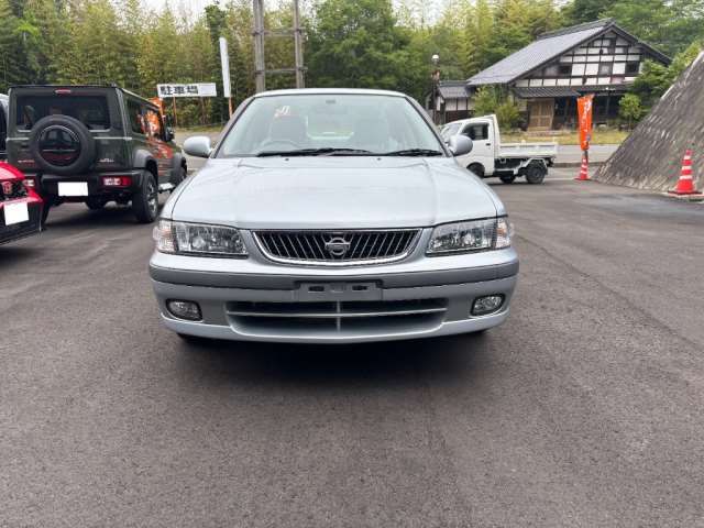 2000 Nissan SUNNY 照片 3