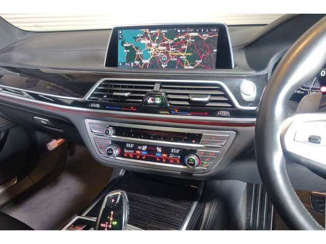 صورة 9 لـ 2019 BMW 7 SERIES