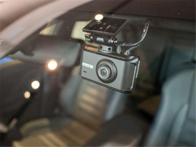 2021 Lexus IS photo 9