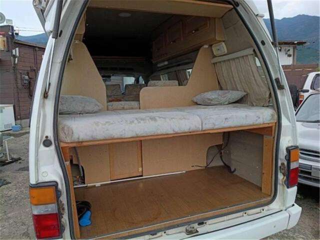2000 Nissan ELGRAND — фото 7