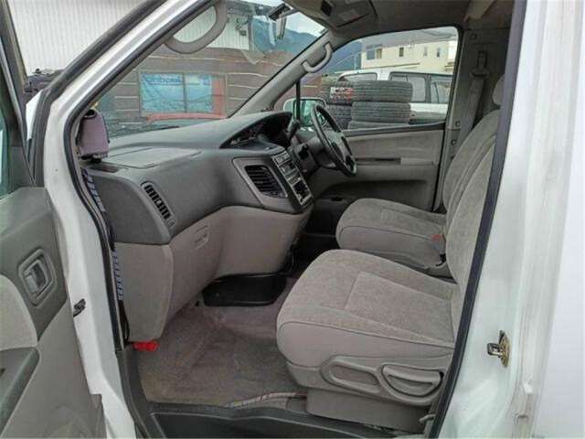 2000 Nissan ELGRAND — фото 3