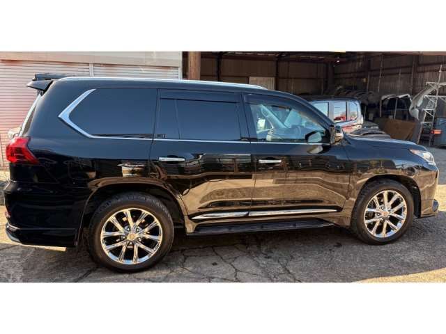 2016 Lexus LX — миниатюра 18