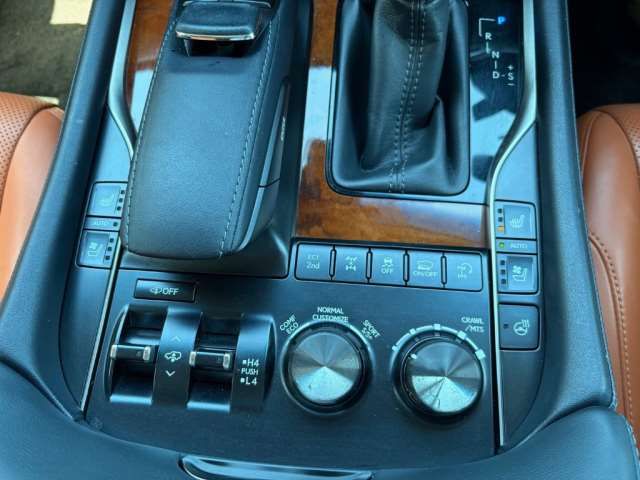 صورة 9 لـ 2016 Lexus LX
