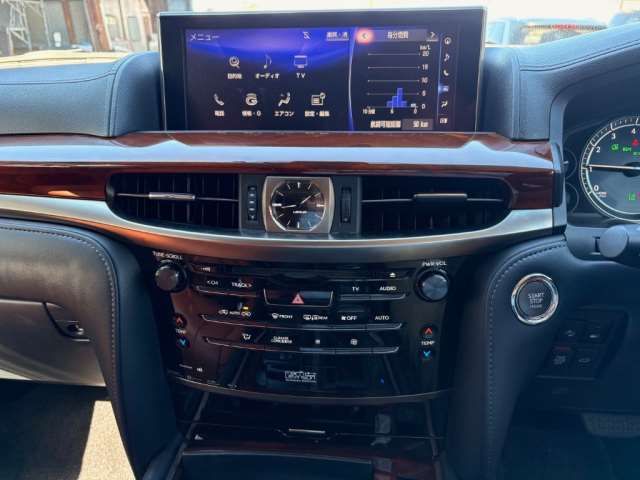 صورة 3 لـ 2016 Lexus LX