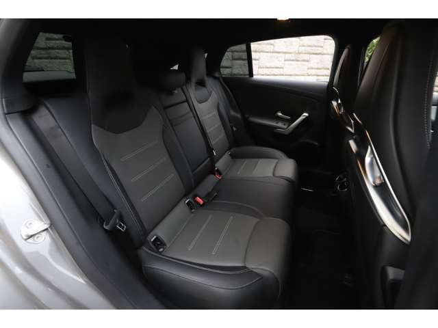 صورة 10 لـ 2021 Mercedes-BENZ CLA-CLASS AMG