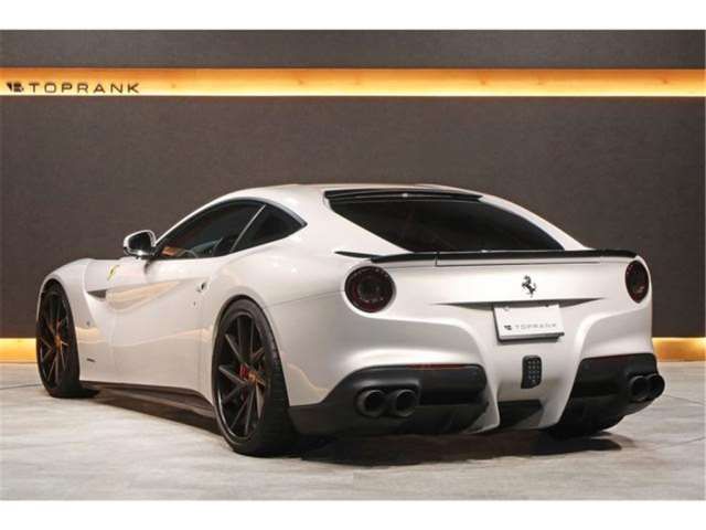صورة مصغرة 18 لـ 2013 Ferrari F12 BERLINETTA