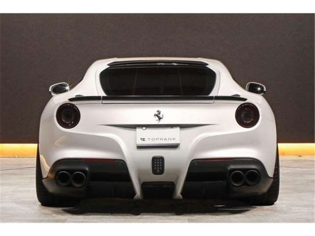 صورة مصغرة 17 لـ 2013 Ferrari F12 BERLINETTA