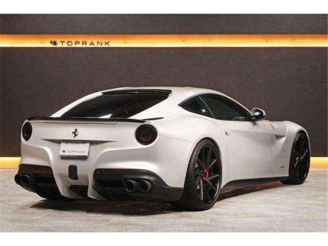 صورة مصغرة 16 لـ 2013 Ferrari F12 BERLINETTA